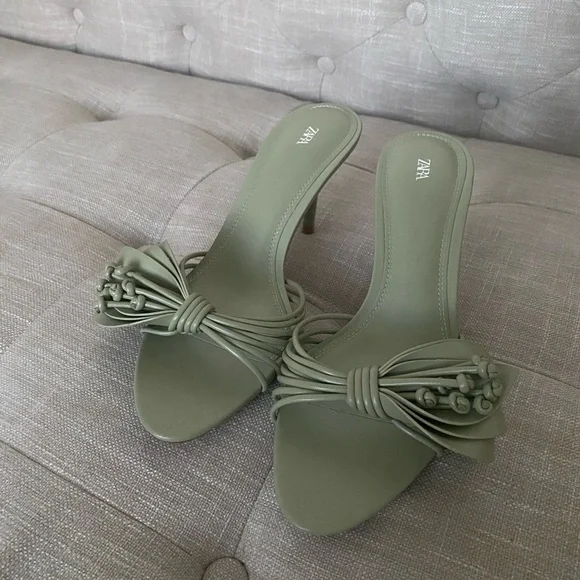 Zara Petal flower Elegant Soft Green Women's Heels - Picture 2 of 8